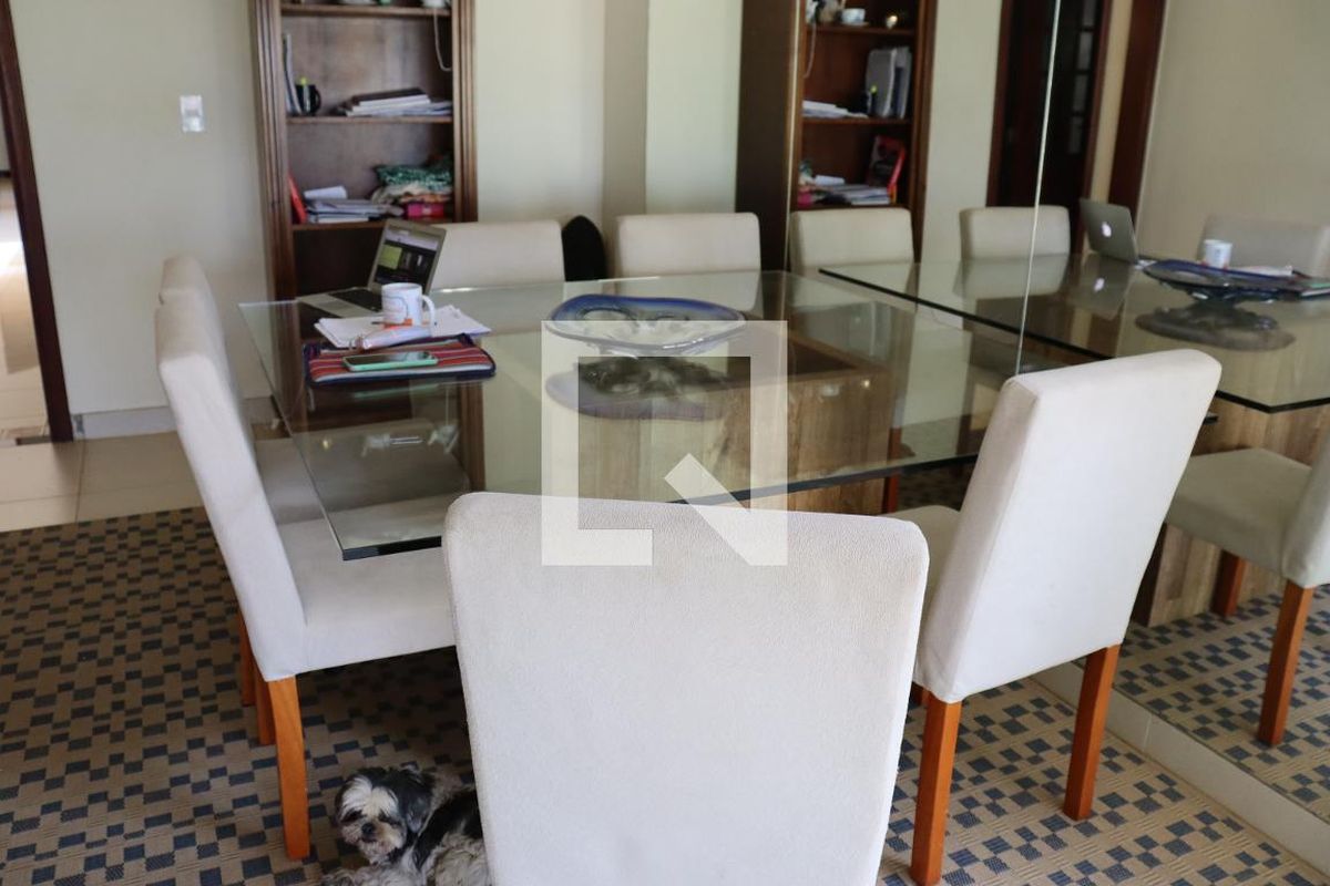 Casa à Venda - Mansões Santo Antônio, 3 Quartos,  299 m2 em , Campinas - sp | SoloBR