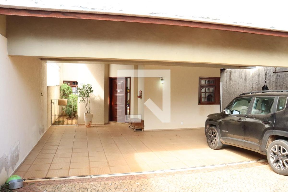 Casa à Venda - Mansões Santo Antônio, 3 Quartos,  299 m2 em , Campinas - sp | SoloBR