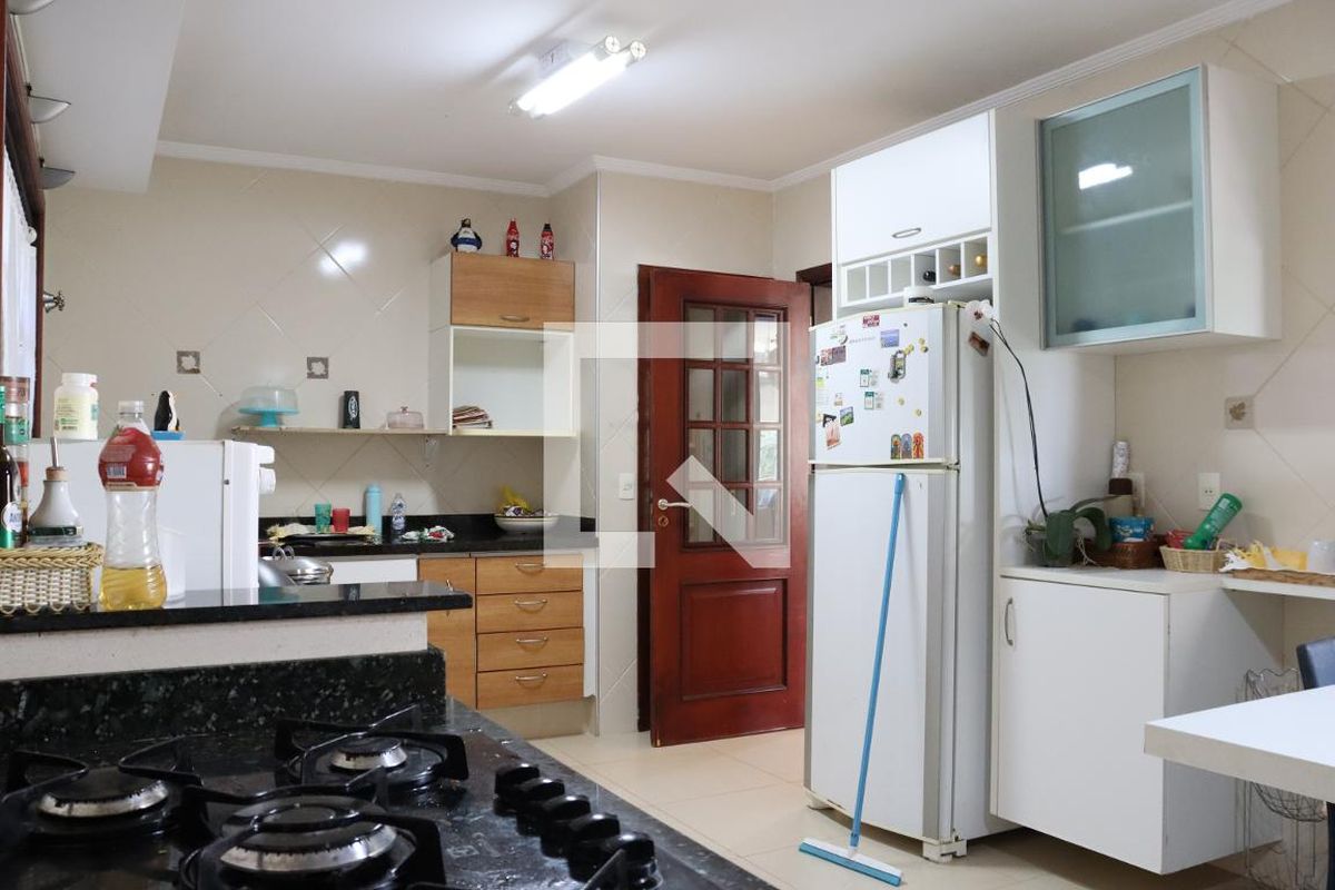 Casa à Venda - Mansões Santo Antônio, 3 Quartos,  299 m2 em , Campinas - sp | SoloBR