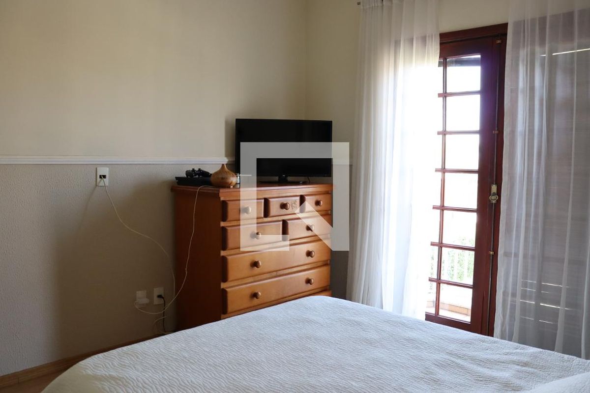 Casa à Venda - Mansões Santo Antônio, 3 Quartos,  299 m2 em , Campinas - sp | SoloBR