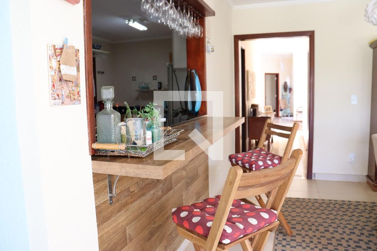 Casa à Venda - Mansões Santo Antônio, 3 Quartos,  299 m2 em , Campinas - sp | SoloBR