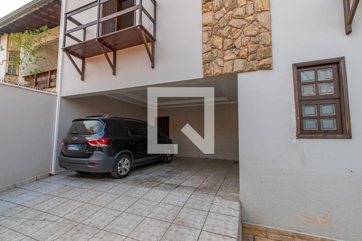 Casa à Venda - Mansões Santo Antônio, 4 Quartos,  220 m2 em , Campinas - sp | SoloBR