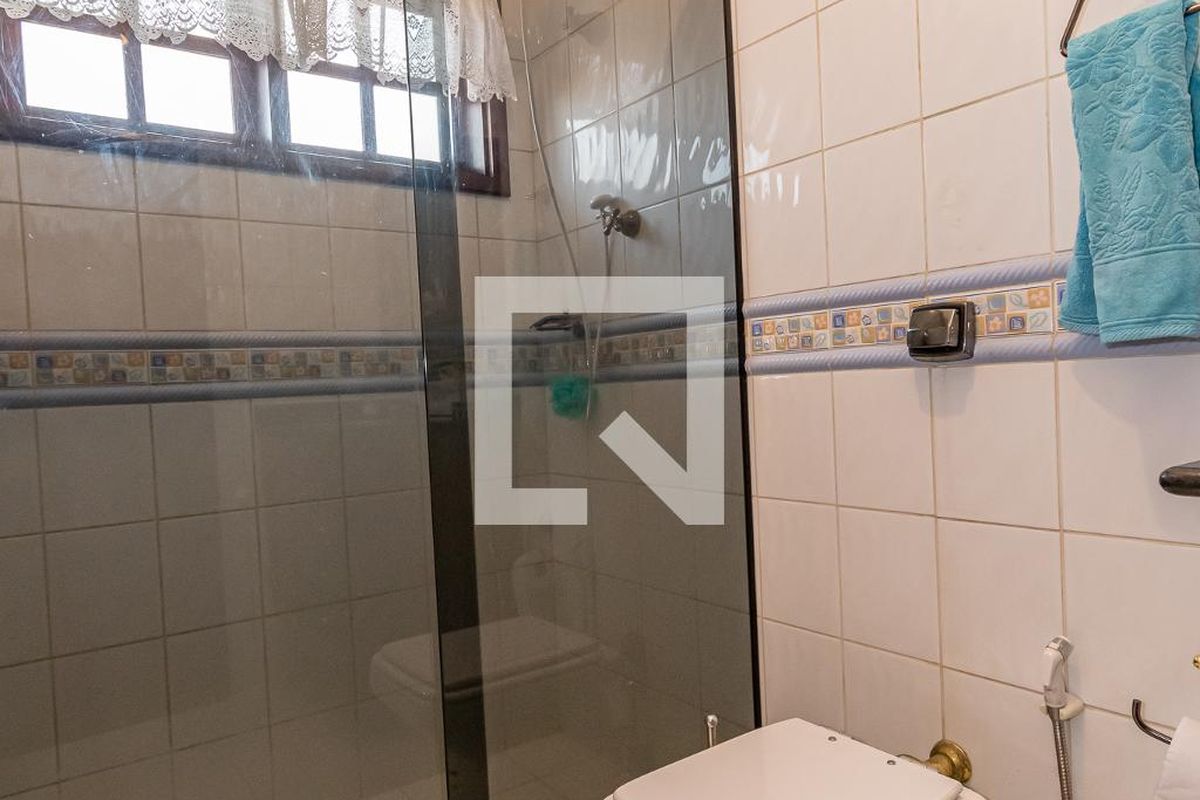 Casa à Venda - Mansões Santo Antônio, 4 Quartos,  220 m2 em , Campinas - sp | SoloBR
