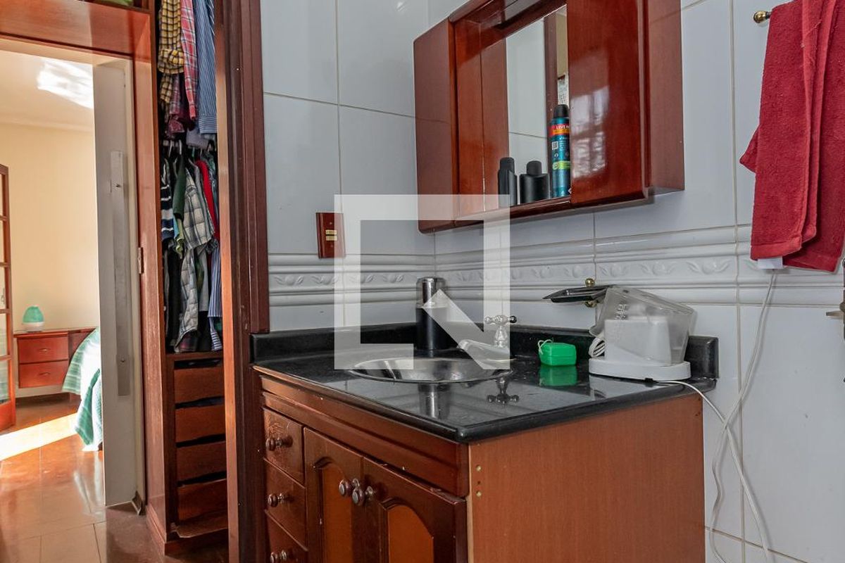 Casa à Venda - Mansões Santo Antônio, 4 Quartos,  220 m2 em , Campinas - sp | SoloBR