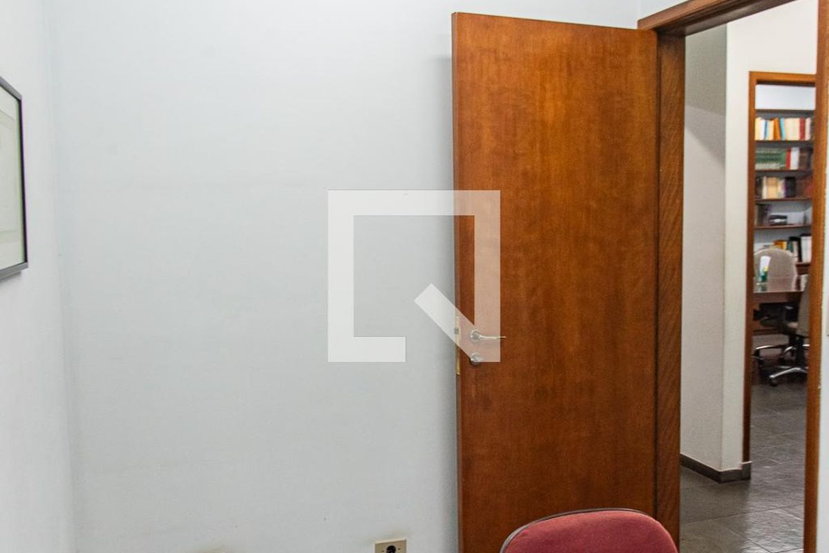 Casa, 8 quartos, 240 m² - Foto 13