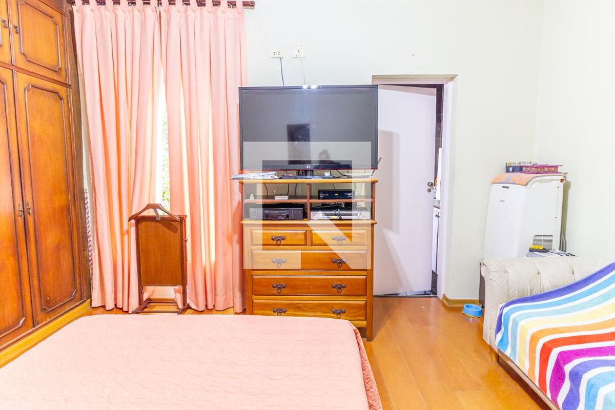 Casa, 3 quartos, 352 m² - Foto 38