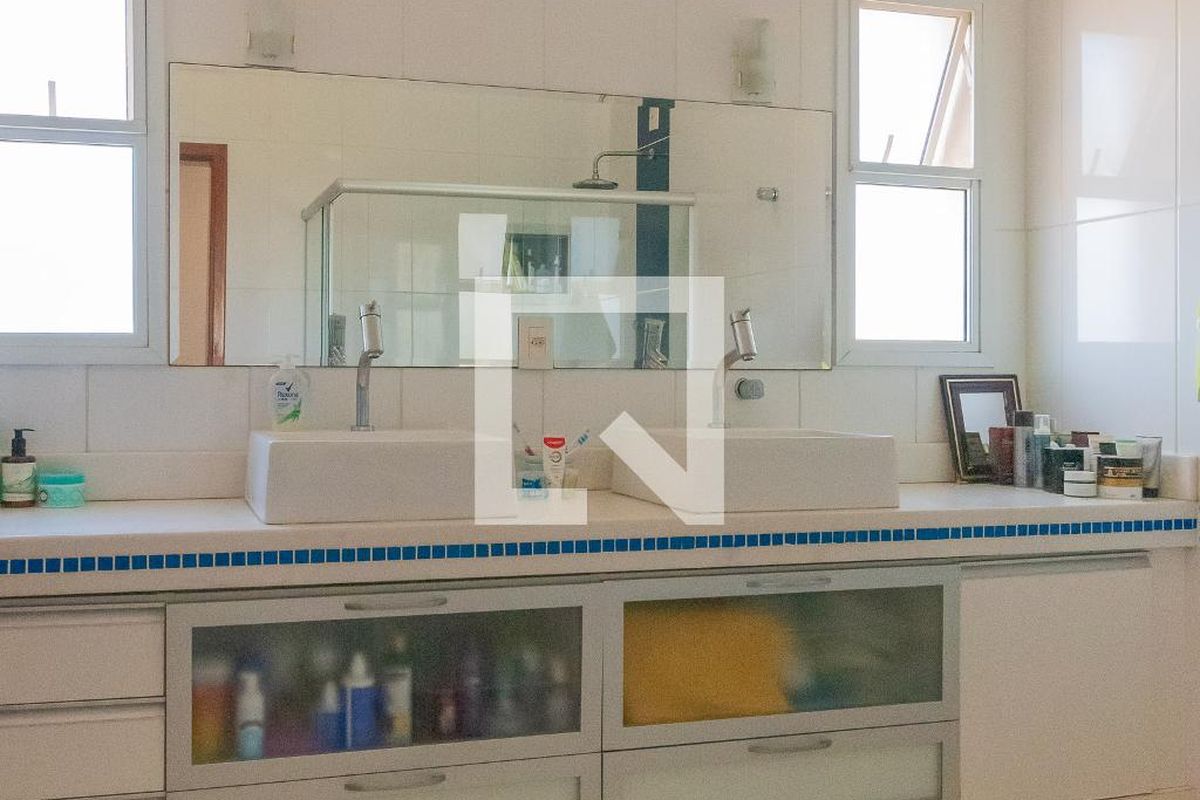 Casa à Venda - Swiss Park, 3 Quartos,  268 m2 em , Campinas - sp | SoloBR