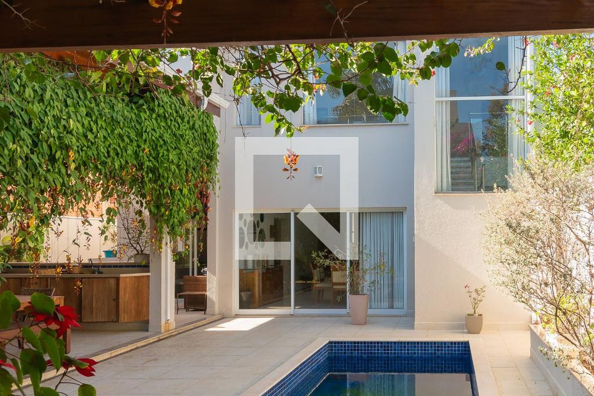 Casa à Venda - Swiss Park, 3 Quartos,  268 m2 em , Campinas - sp | SoloBR