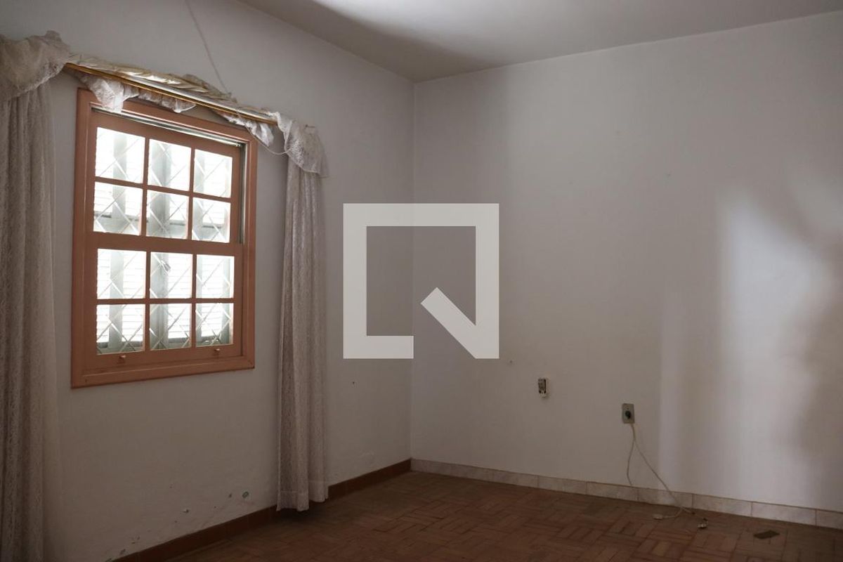 Casa à Venda - Taquaral, 3 Quartos,  289 m2 em , Campinas - sp | SoloBR