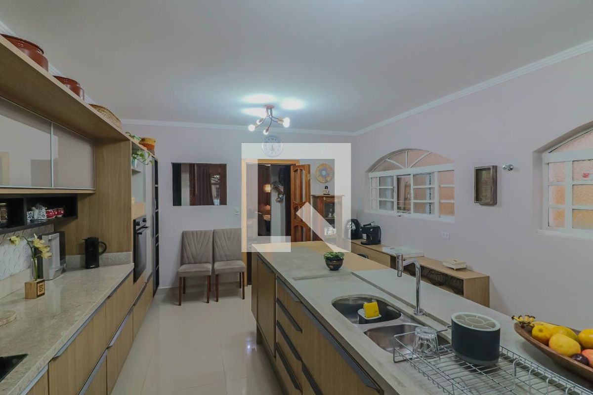 Casa, 3 quartos, 240 m² - Foto 80