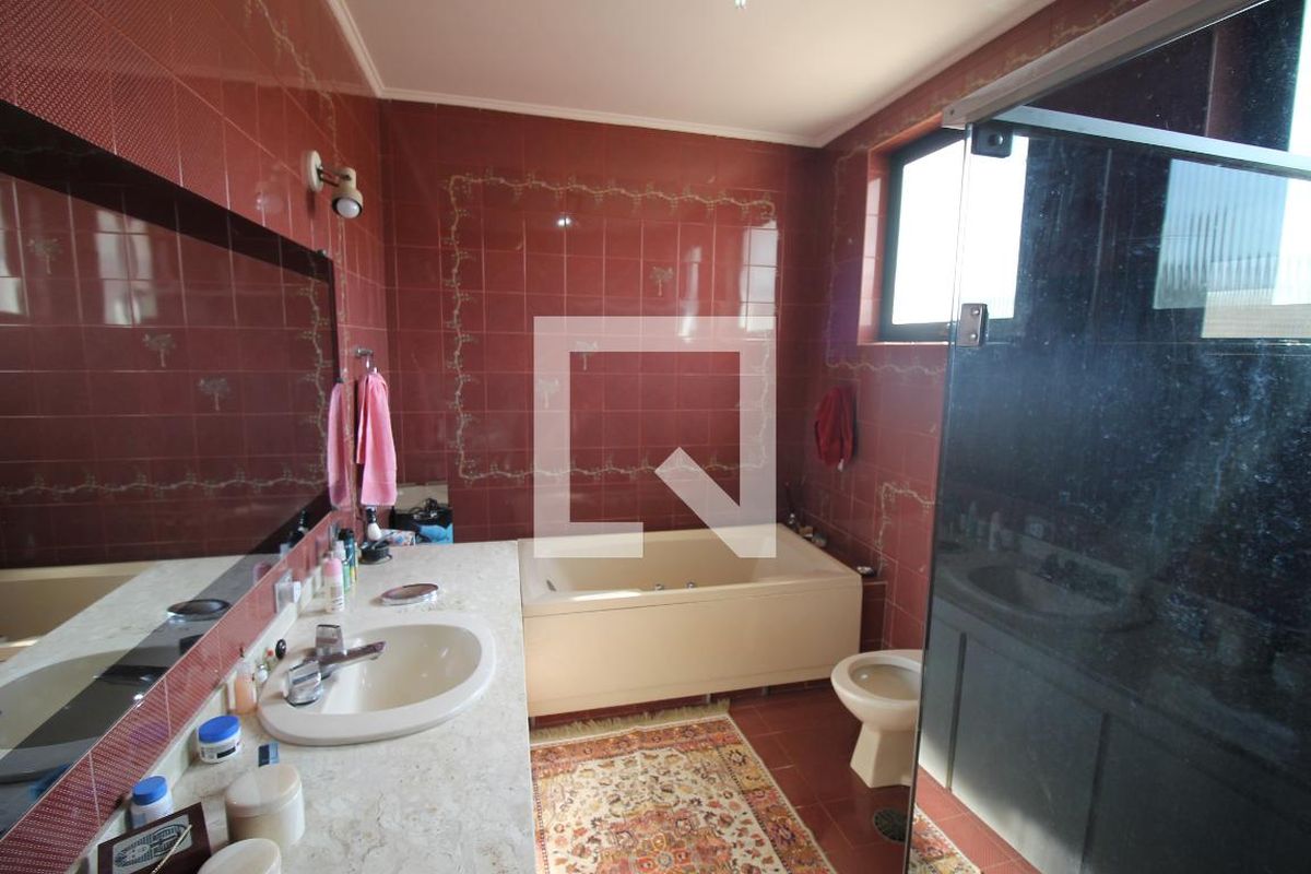 Casa, 3 quartos, 235 m² - Foto 57