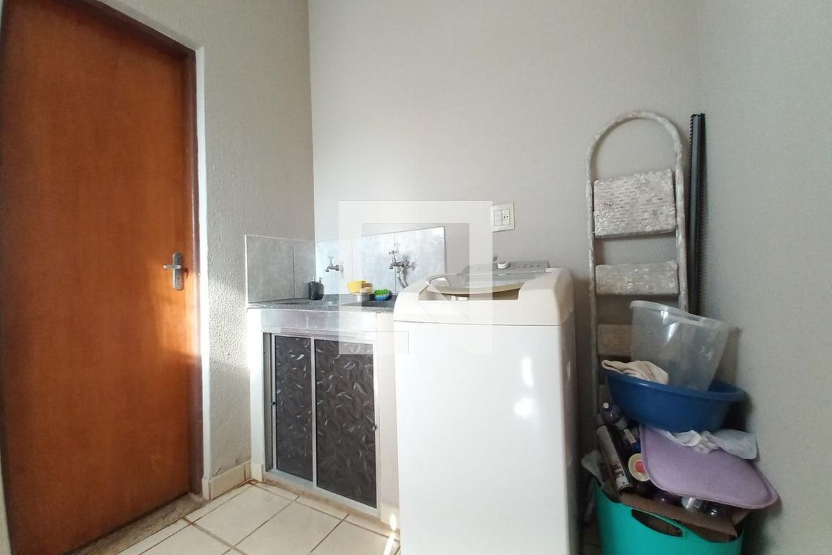 Casa à Venda - Parque Prado, 3 Quartos,  200 m2 em , Campinas - sp | SoloBR