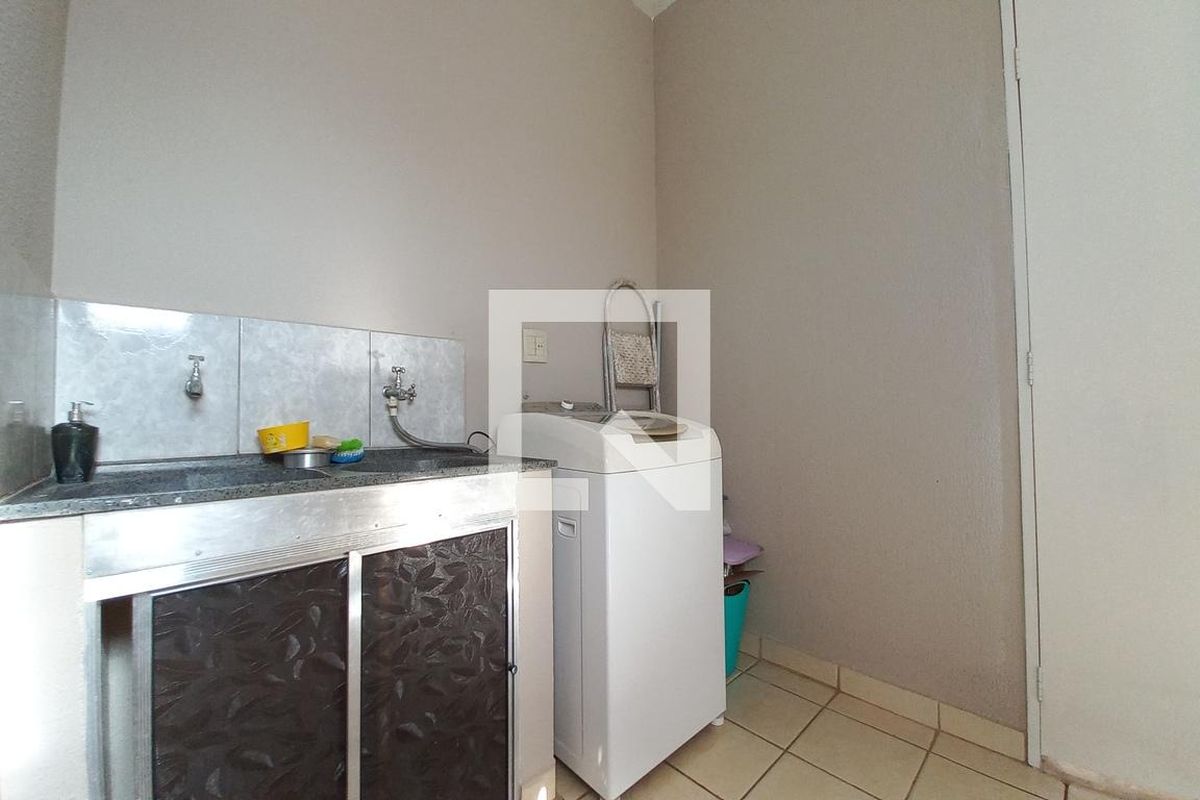 Casa à Venda - Parque Prado, 3 Quartos,  200 m2 em , Campinas - sp | SoloBR