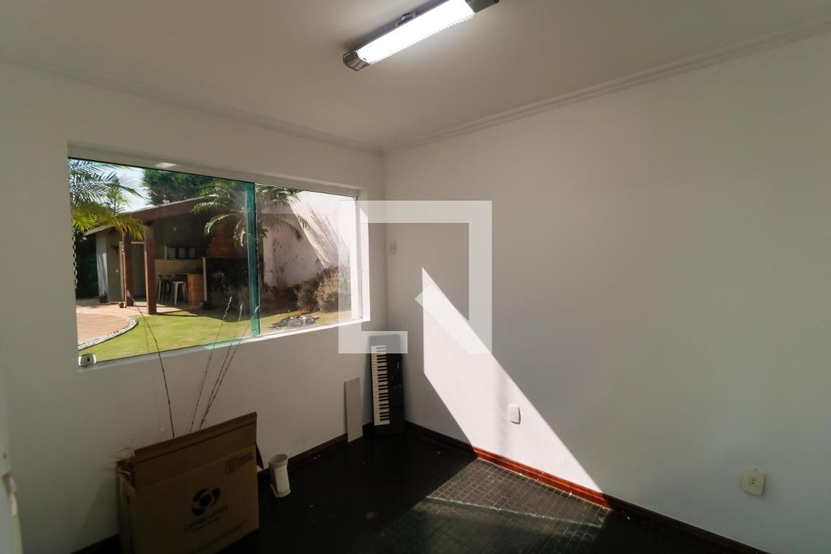 Casa à Venda - Mansões Santo Antônio, 3 Quartos,  380 m2 em , Campinas - sp | SoloBR