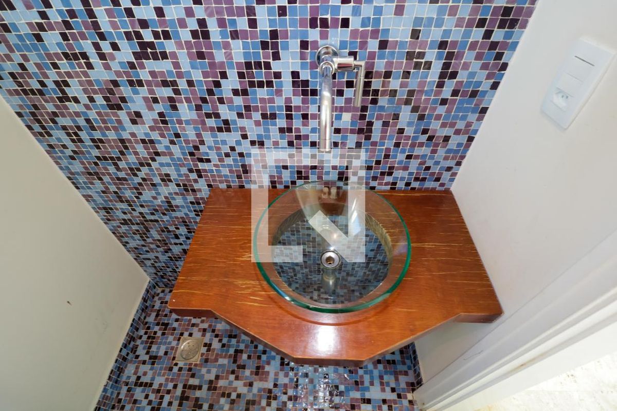 Casa à Venda - Mansões Santo Antônio, 3 Quartos,  380 m2 em , Campinas - sp | SoloBR