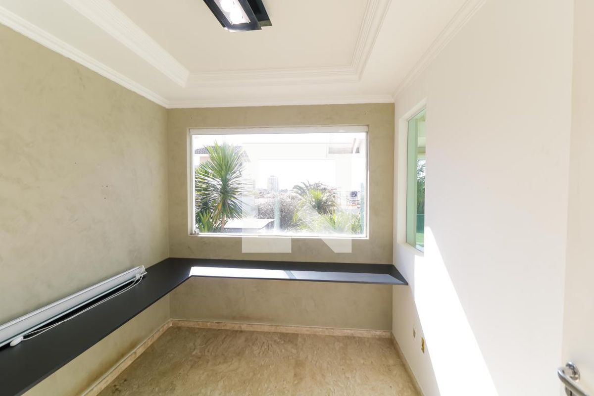 Casa à Venda - Mansões Santo Antônio, 3 Quartos,  380 m2 em , Campinas - sp | SoloBR