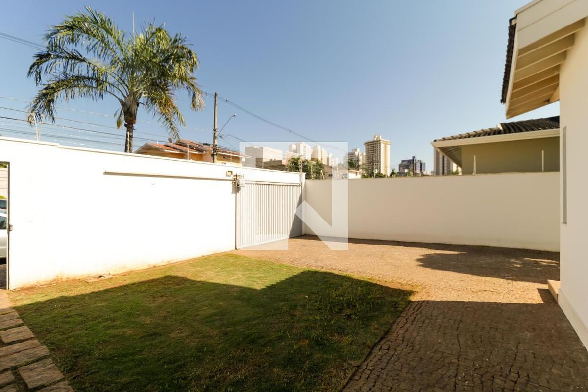 Casa à Venda - Mansões Santo Antônio, 3 Quartos,  380 m2 em , Campinas - sp | SoloBR