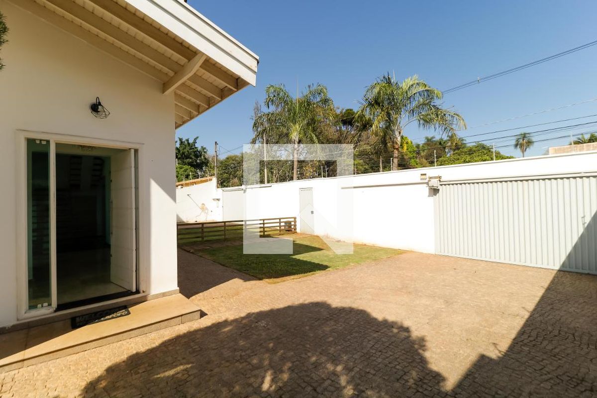Casa à Venda - Mansões Santo Antônio, 3 Quartos,  380 m2 em , Campinas - sp | SoloBR