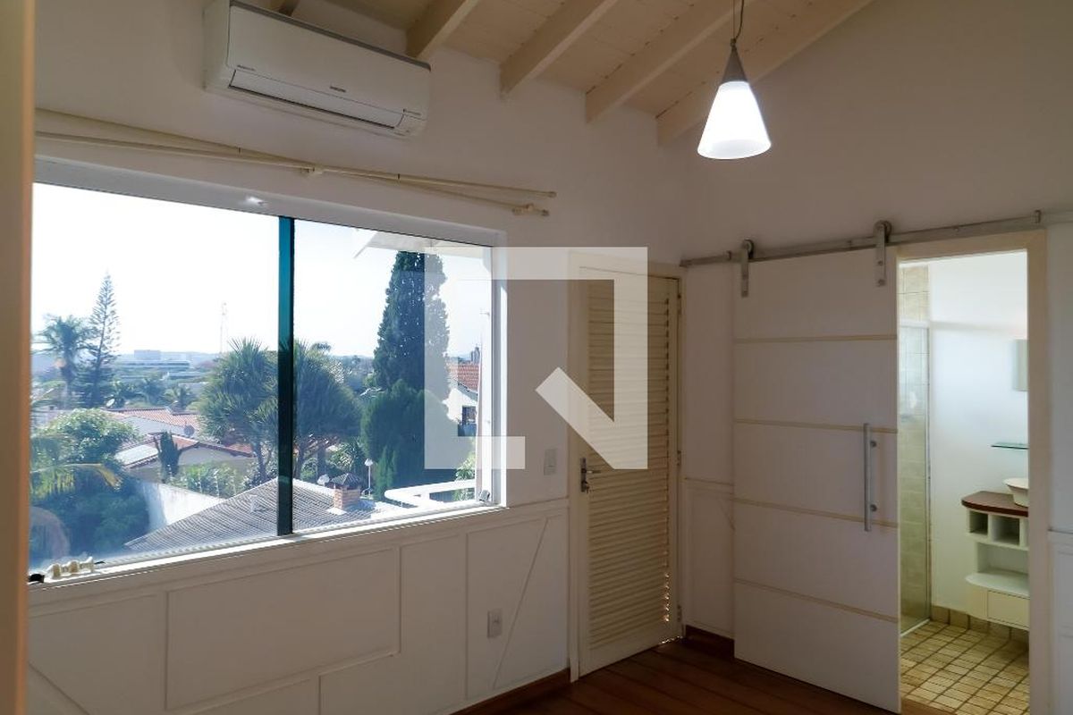 Casa à Venda - Mansões Santo Antônio, 3 Quartos,  380 m2 em , Campinas - sp | SoloBR