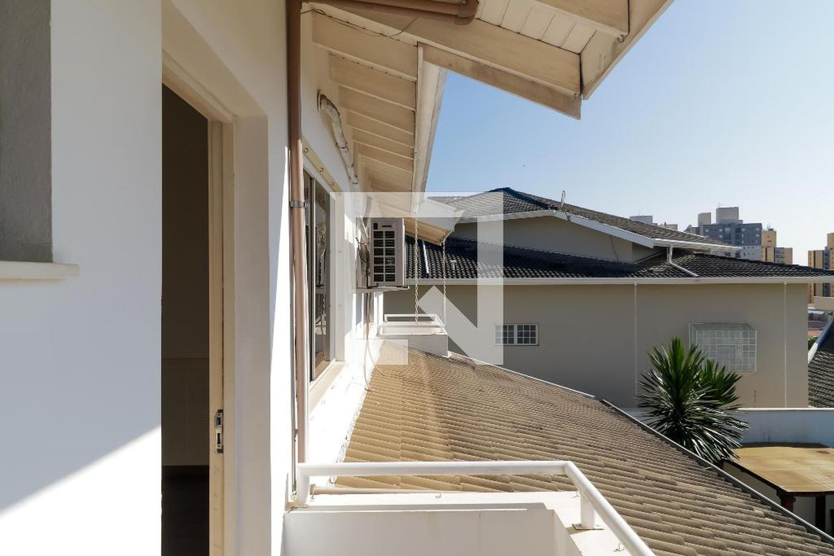 Casa à Venda - Mansões Santo Antônio, 3 Quartos,  380 m2 em , Campinas - sp | SoloBR