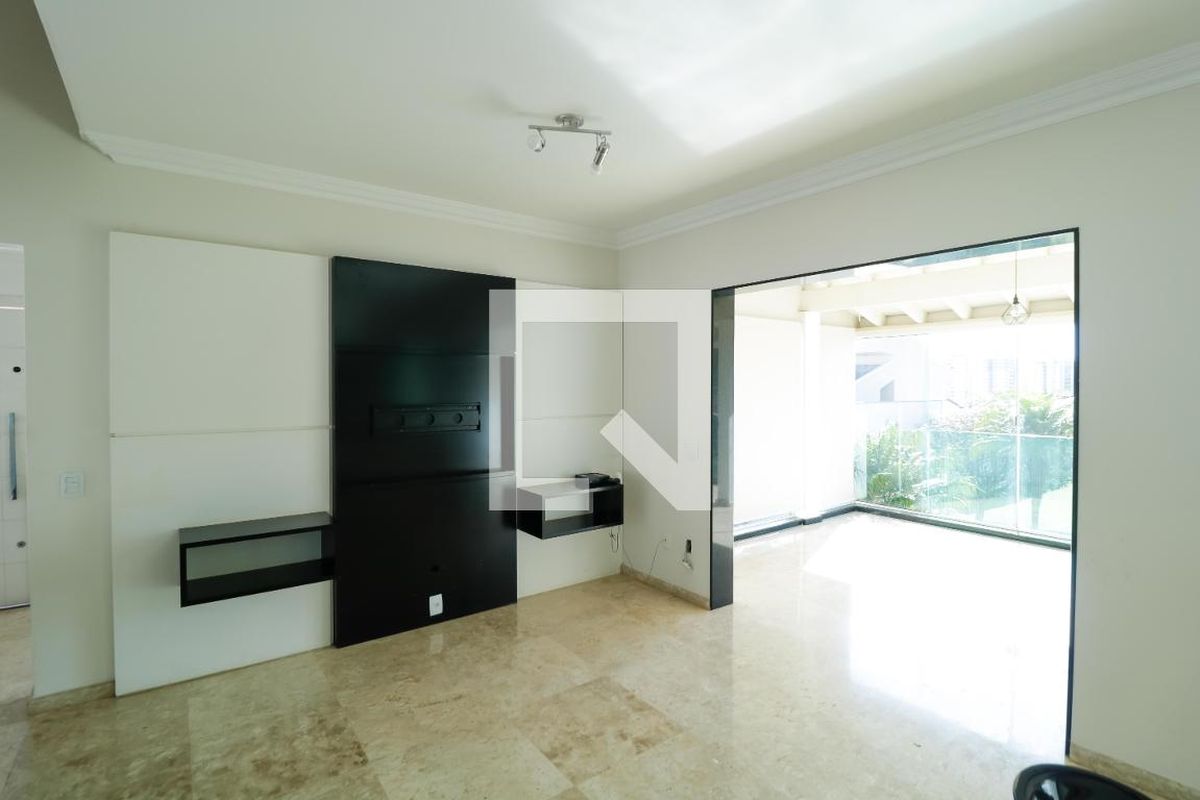 Casa à Venda - Mansões Santo Antônio, 3 Quartos,  380 m2 em , Campinas - sp | SoloBR