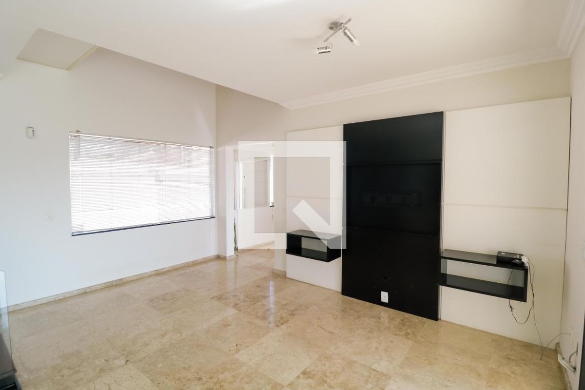 Casa à Venda - Mansões Santo Antônio, 3 Quartos,  380 m2 em , Campinas - sp | SoloBR