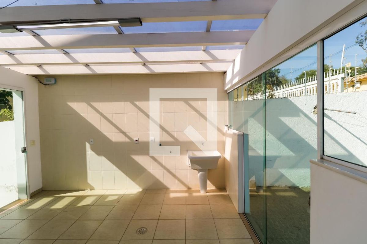 Casa à Venda - Mansões Santo Antônio, 3 Quartos,  380 m2 em , Campinas - sp | SoloBR