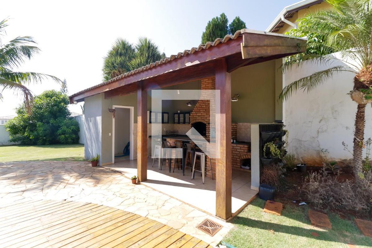 Casa à Venda - Mansões Santo Antônio, 3 Quartos,  380 m2 em , Campinas - sp | SoloBR