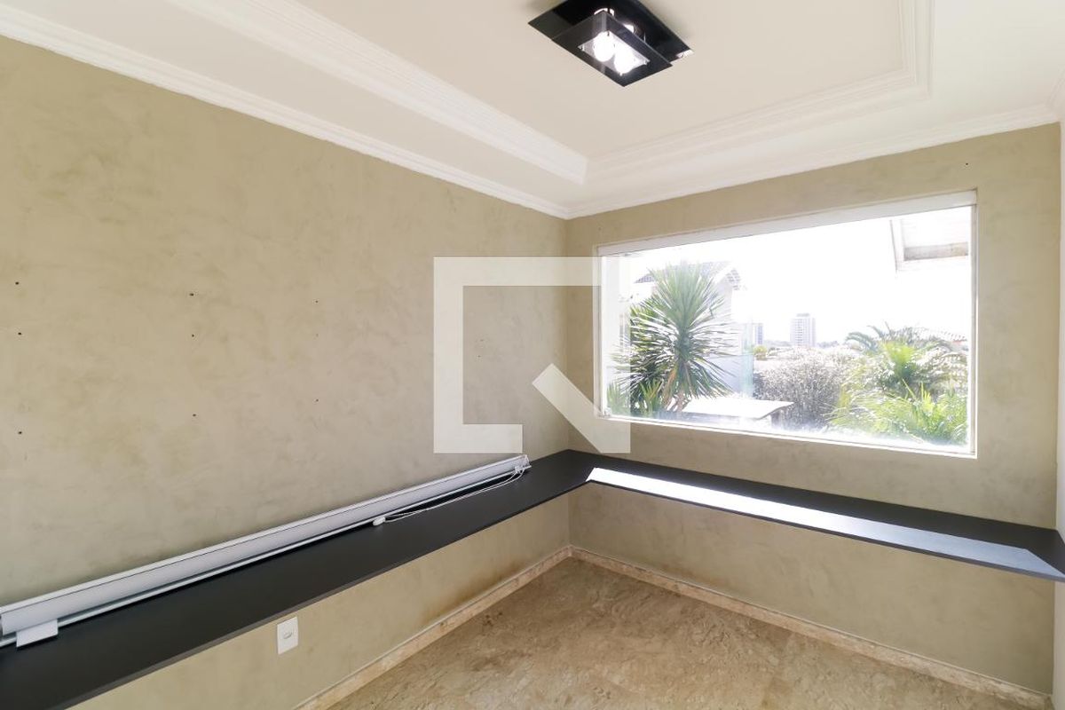 Casa à Venda - Mansões Santo Antônio, 3 Quartos,  380 m2 em , Campinas - sp | SoloBR