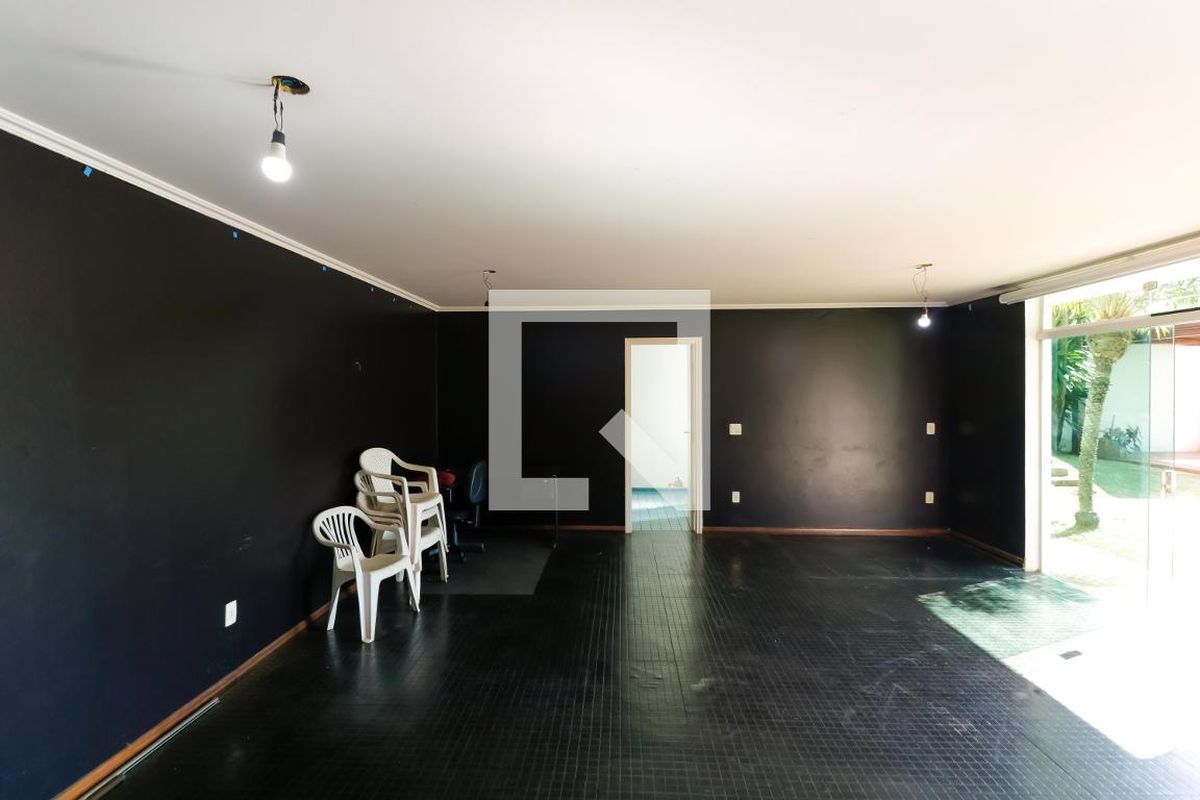 Casa à Venda - Mansões Santo Antônio, 3 Quartos,  380 m2 em , Campinas - sp | SoloBR