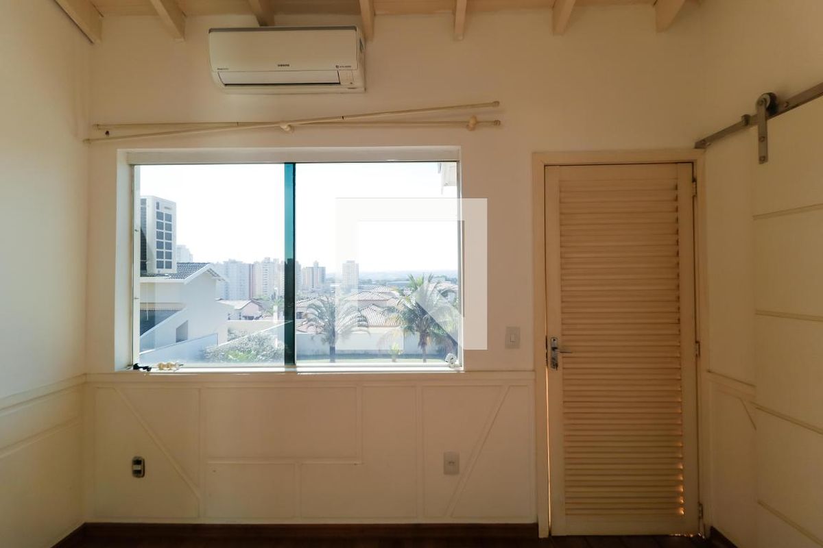 Casa à Venda - Mansões Santo Antônio, 3 Quartos,  380 m2 em , Campinas - sp | SoloBR
