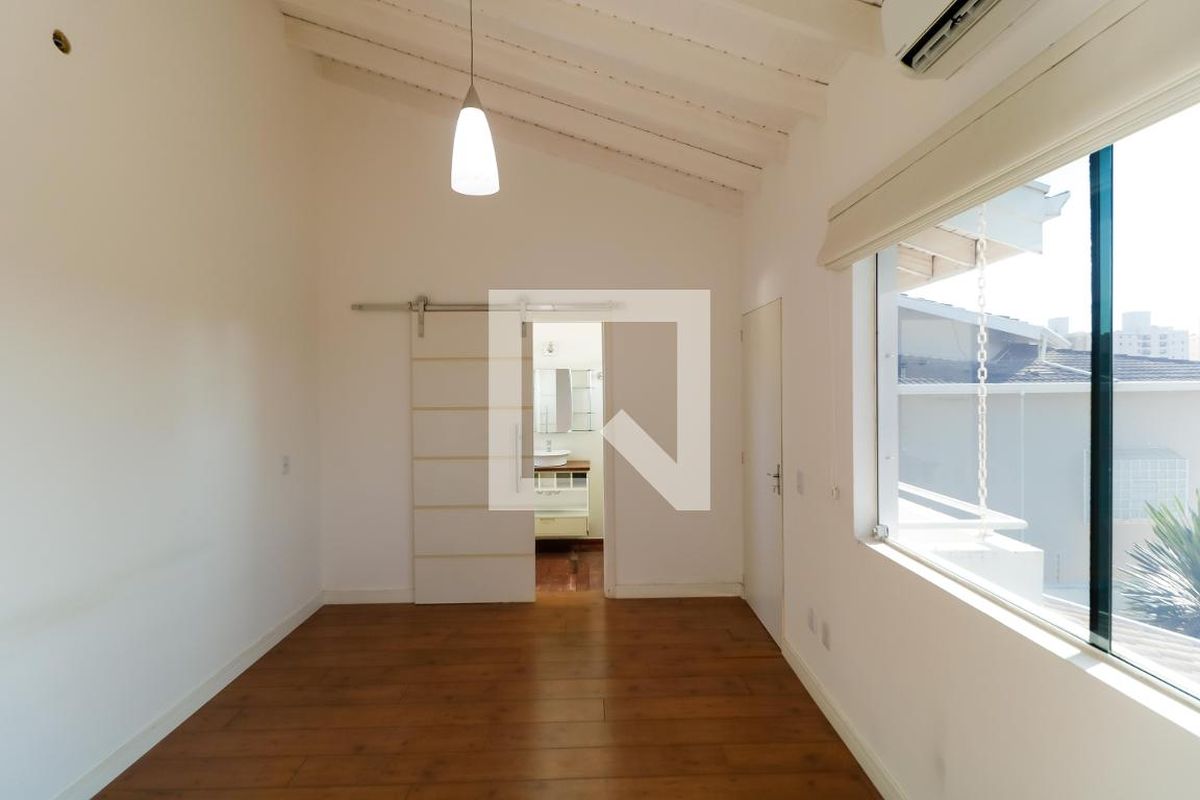 Casa à Venda - Mansões Santo Antônio, 3 Quartos,  380 m2 em , Campinas - sp | SoloBR
