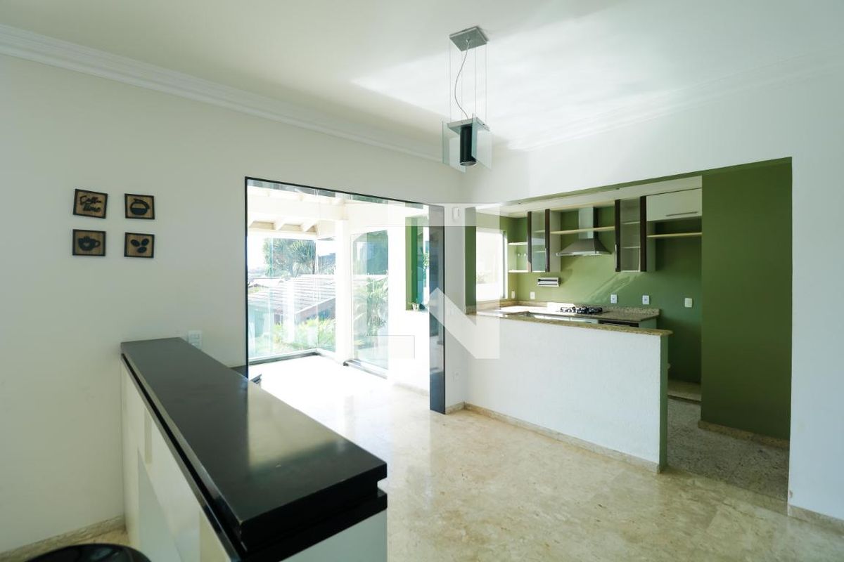 Casa à Venda - Mansões Santo Antônio, 3 Quartos,  380 m2 em , Campinas - sp | SoloBR