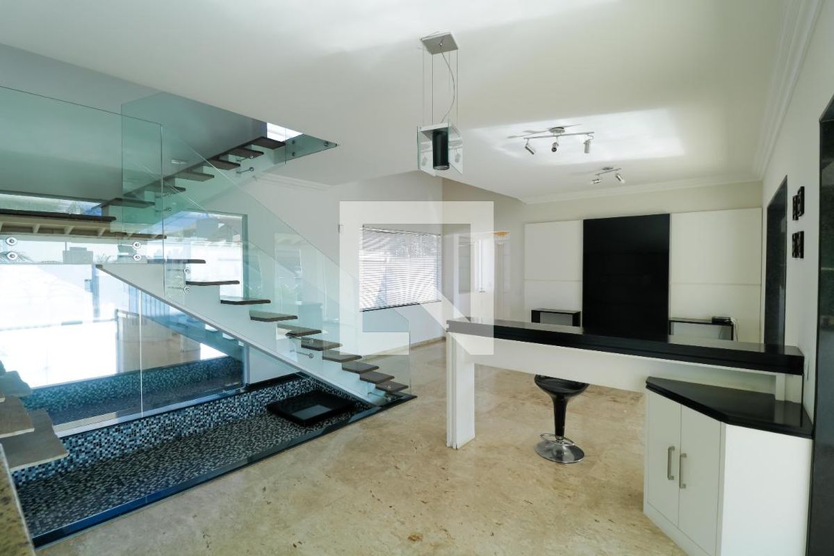 Casa à Venda - Mansões Santo Antônio, 3 Quartos,  380 m2 em , Campinas - sp | SoloBR