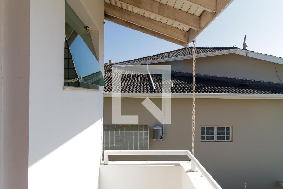Casa à Venda - Mansões Santo Antônio, 3 Quartos,  380 m2 em , Campinas - sp | SoloBR