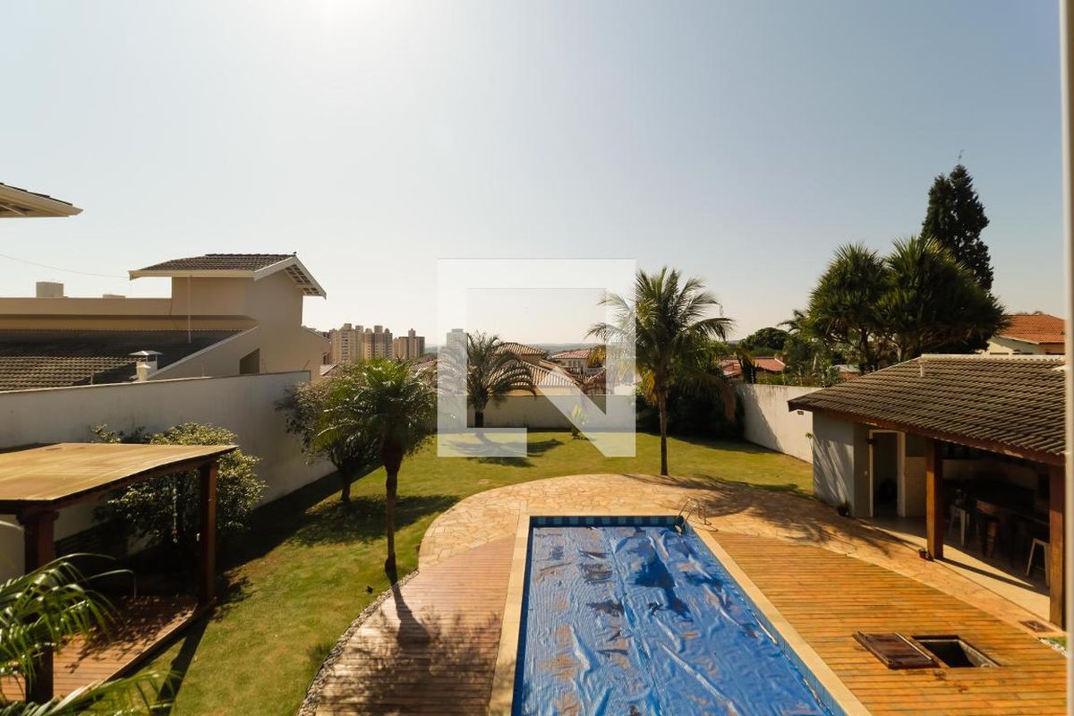 Casa à Venda - Mansões Santo Antônio, 3 Quartos,  380 m2 em , Campinas - sp | SoloBR