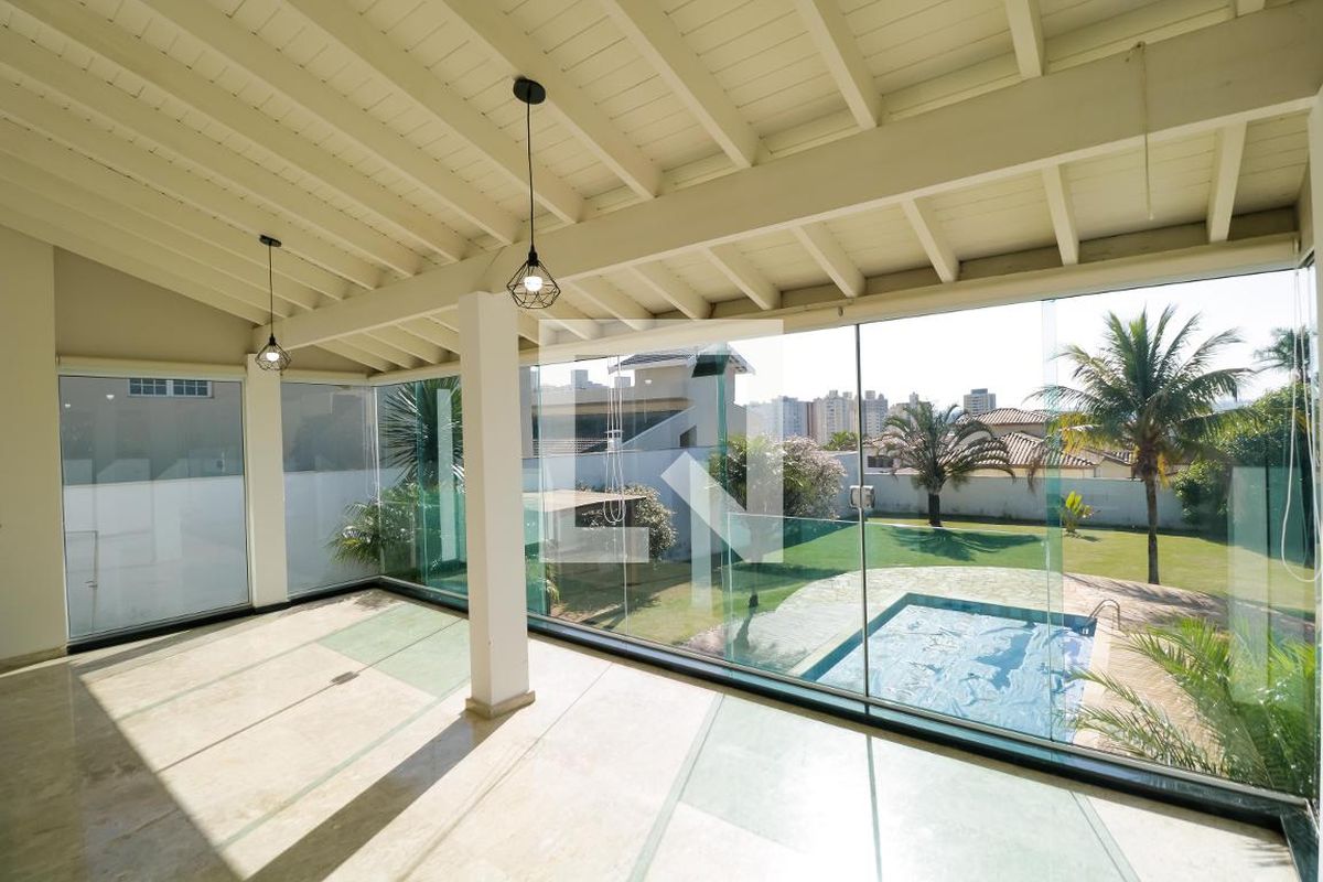 Casa à Venda - Mansões Santo Antônio, 3 Quartos,  380 m2 em , Campinas - sp | SoloBR