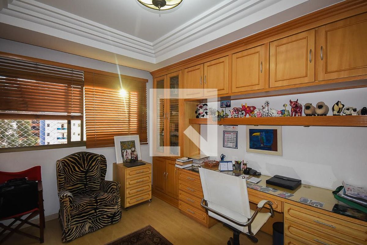 Apartamento, 3 quartos, 242 m² - Foto 35