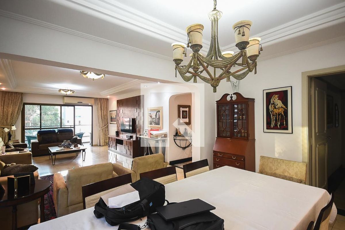 Apartamento, 3 quartos, 242 m² - Foto 2