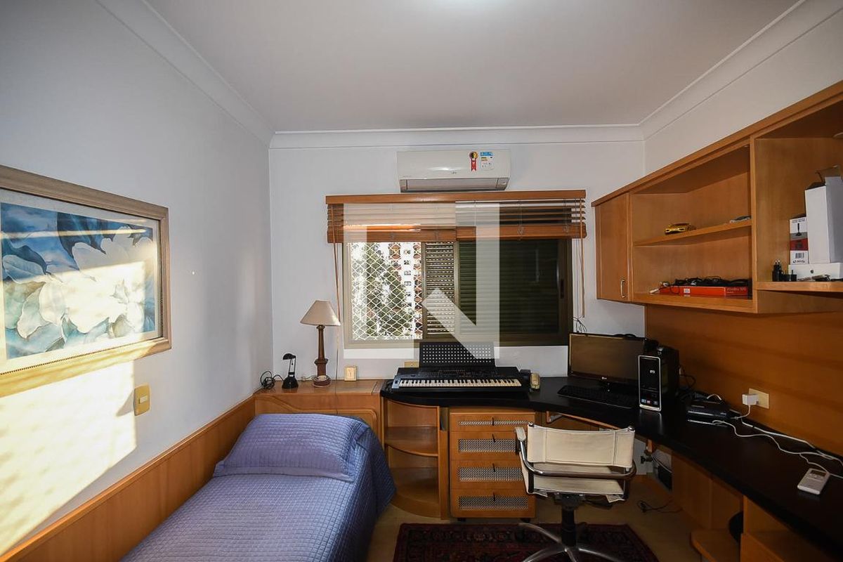 Apartamento, 3 quartos, 242 m² - Foto 43