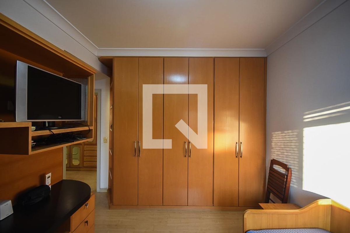 Apartamento, 3 quartos, 242 m² - Foto 47