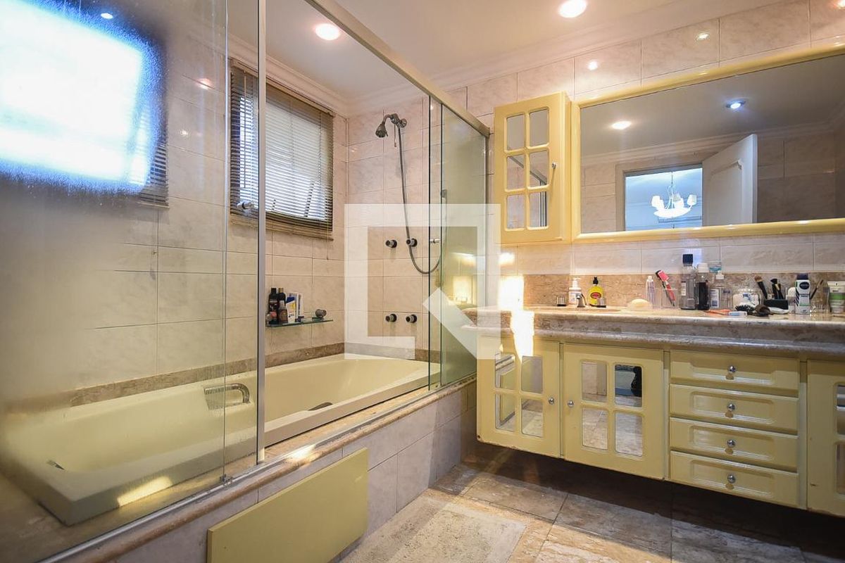 Apartamento, 3 quartos, 242 m² - Foto 95