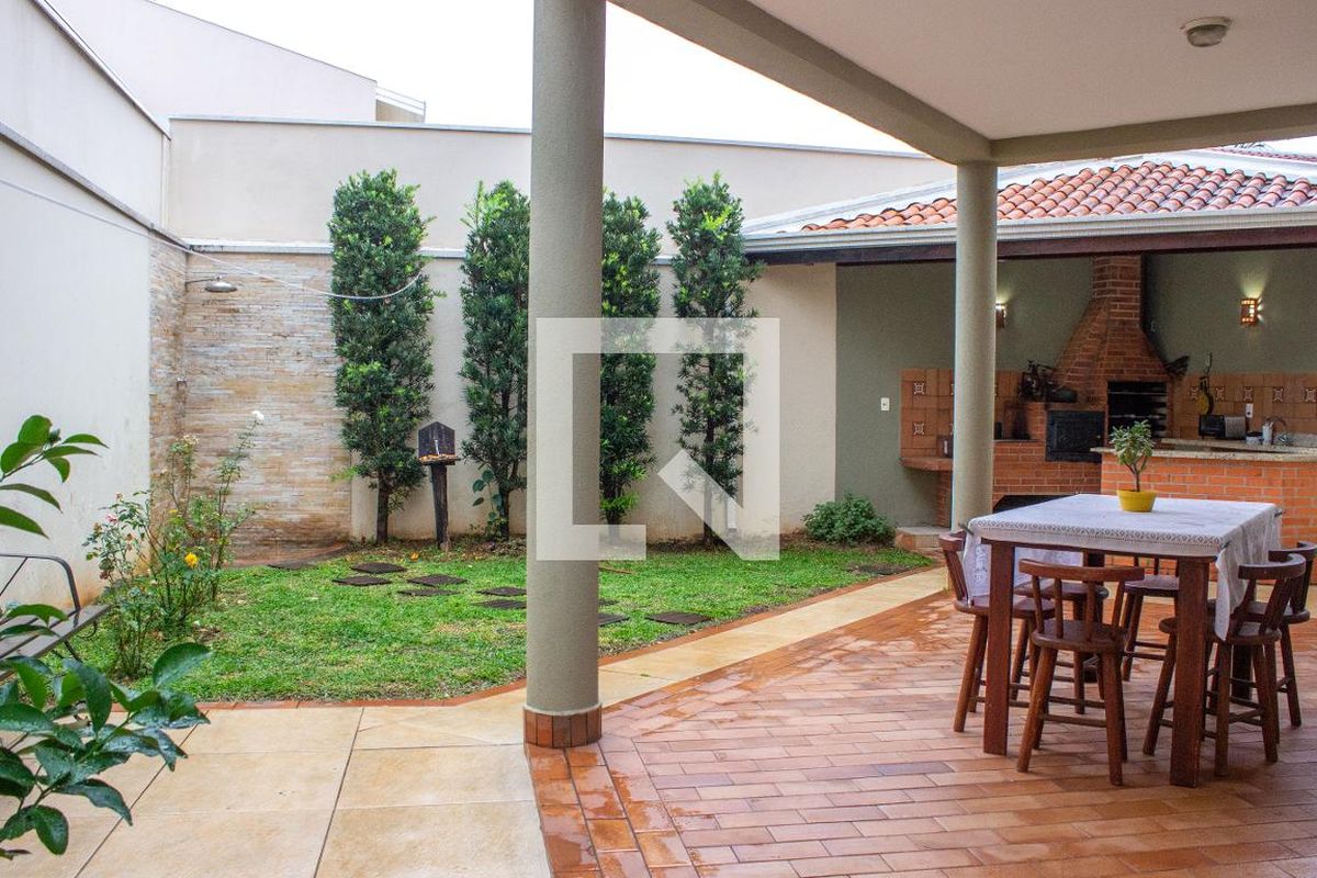 Casa à Venda - Mansões Santo Antônio, 4 Quartos,  243 m2 em , Campinas - sp | SoloBR