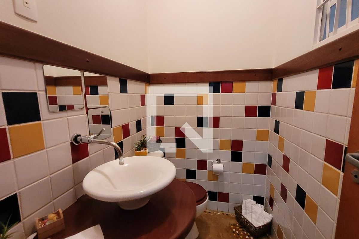 Casa à Venda - Mansões Santo Antônio, 4 Quartos,  243 m2 em , Campinas - sp | SoloBR