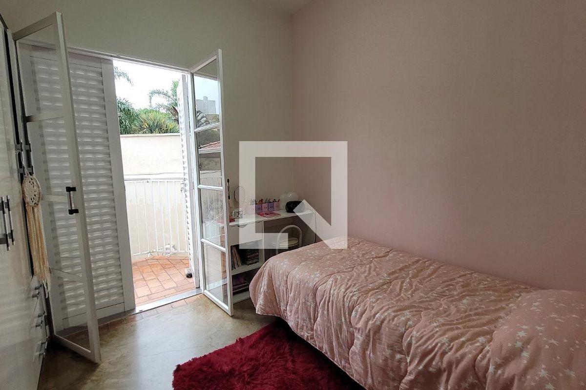 Casa à Venda - Mansões Santo Antônio, 4 Quartos,  243 m2 em , Campinas - sp | SoloBR