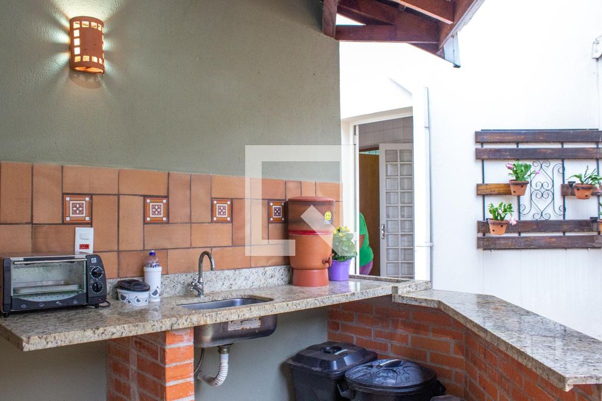 Casa à Venda - Mansões Santo Antônio, 4 Quartos,  243 m2 em , Campinas - sp | SoloBR