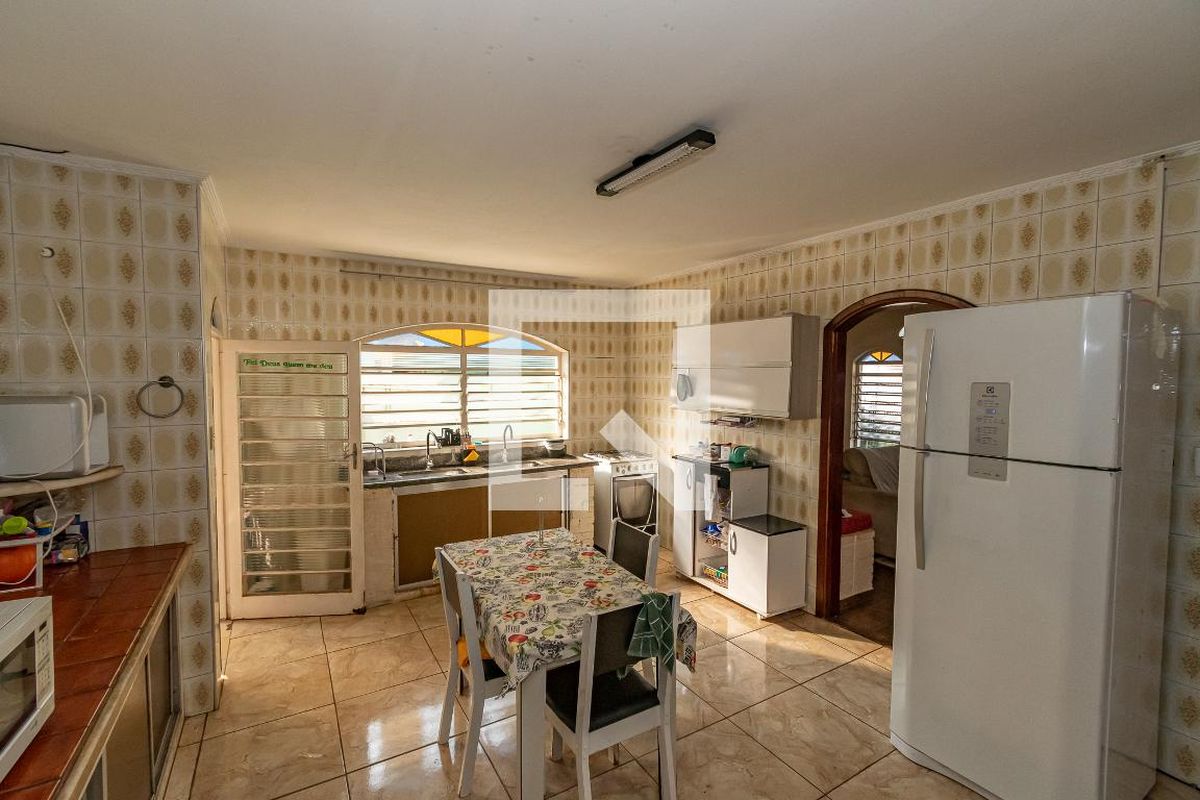Casa à Venda - Jardim Flamboyant, 3 Quartos,  320 m2 em , Campinas - sp | SoloBR