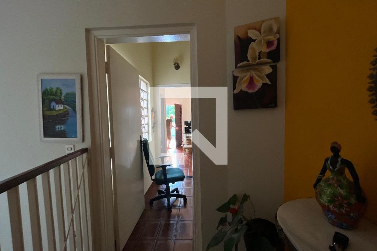 Casa à Venda - Jardim Chapadão, 4 Quartos,  270 m2 em , Campinas - sp | SoloBR