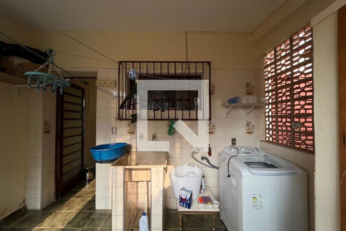 Casa à Venda - Jardim Chapadão, 4 Quartos,  270 m2 em , Campinas - sp | SoloBR