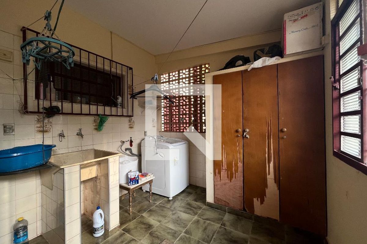 Casa à Venda - Jardim Chapadão, 4 Quartos,  270 m2 em , Campinas - sp | SoloBR